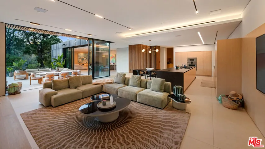 9330 Hazen Drive, Beverly Hills, California 90210