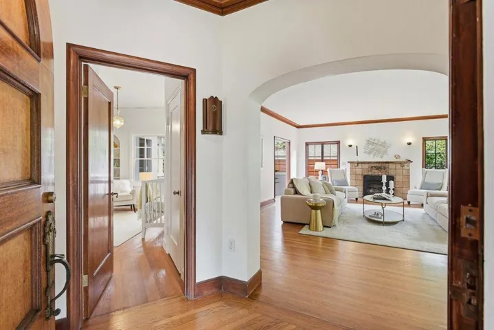 1524 Arc Way, Burlingame, California 94010