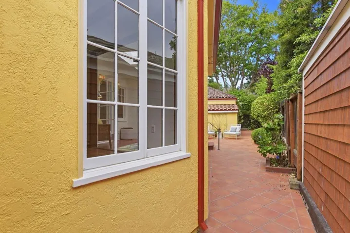 1524 Arc Way, Burlingame, California 94010