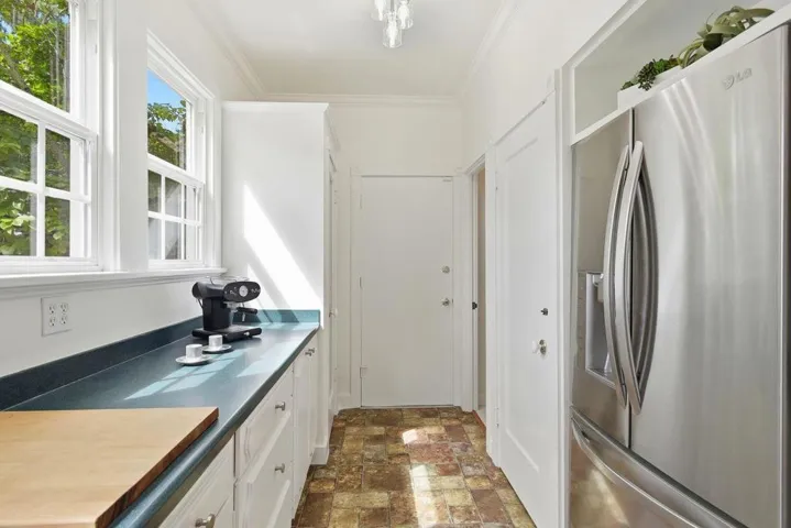 1524 Arc Way, Burlingame, California 94010