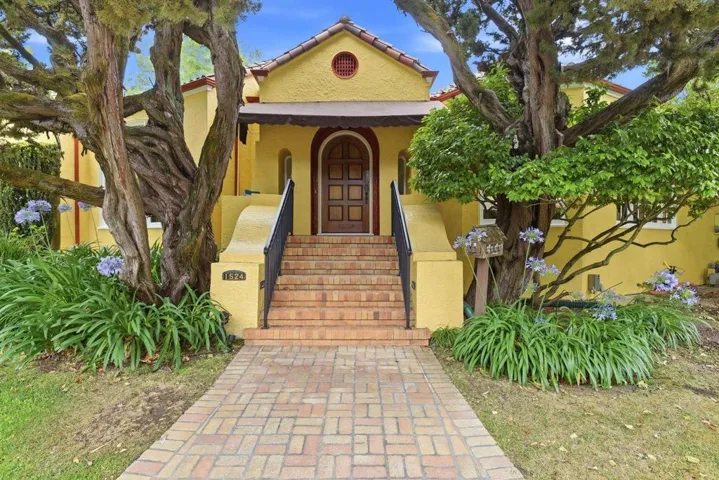1524 Arc Way, Burlingame, California 94010