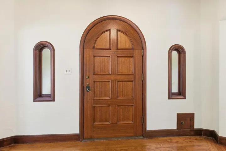 1524 Arc Way, Burlingame, California 94010