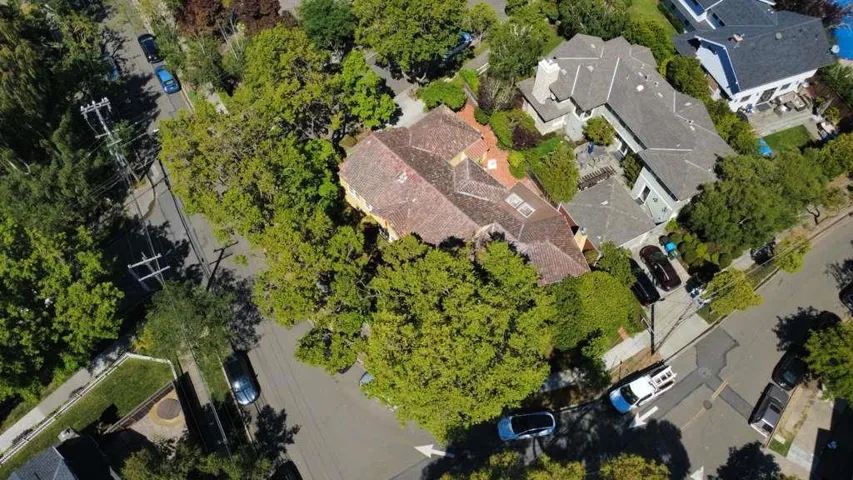 1524 Arc Way, Burlingame, California 94010
