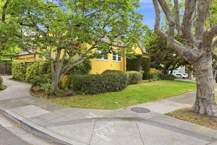 1524 Arc Way, Burlingame, California 94010