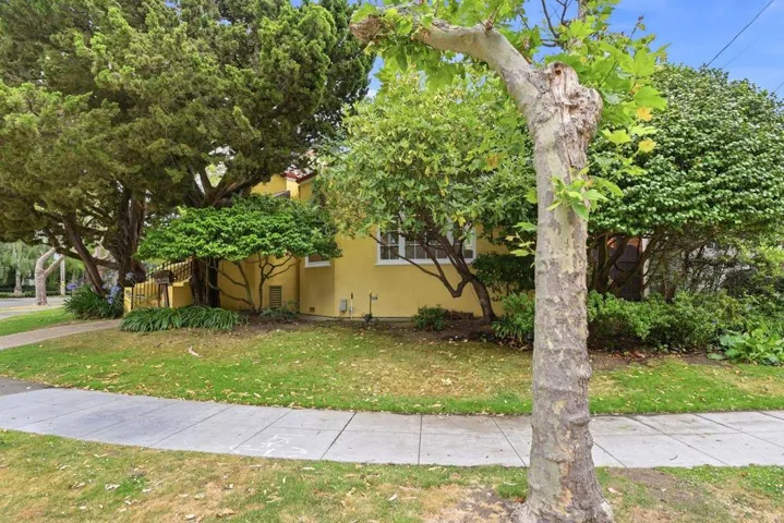 1524 Arc Way, Burlingame, California 94010