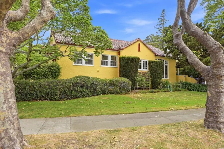 1524 Arc Way, Burlingame, California 94010