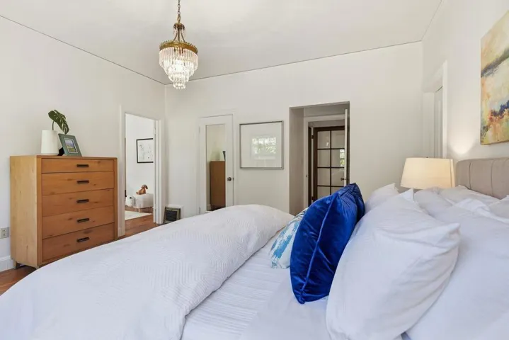 1524 Arc Way, Burlingame, California 94010