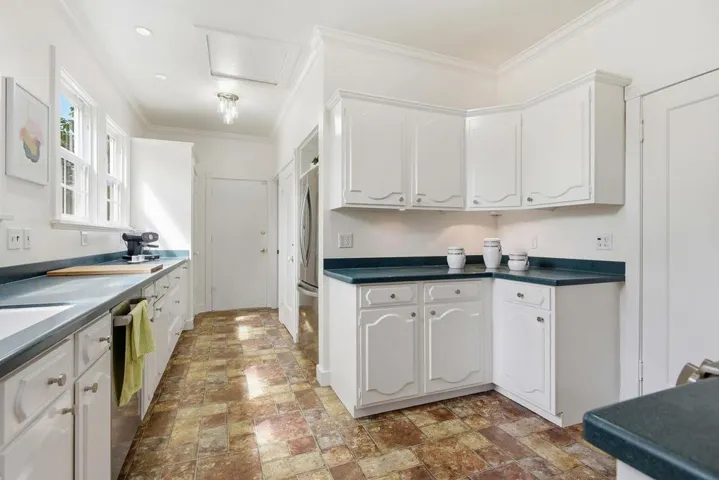 1524 Arc Way, Burlingame, California 94010