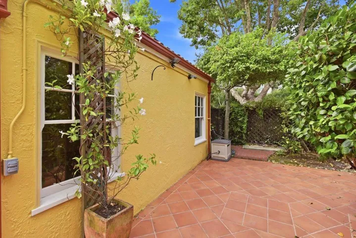 1524 Arc Way, Burlingame, California 94010
