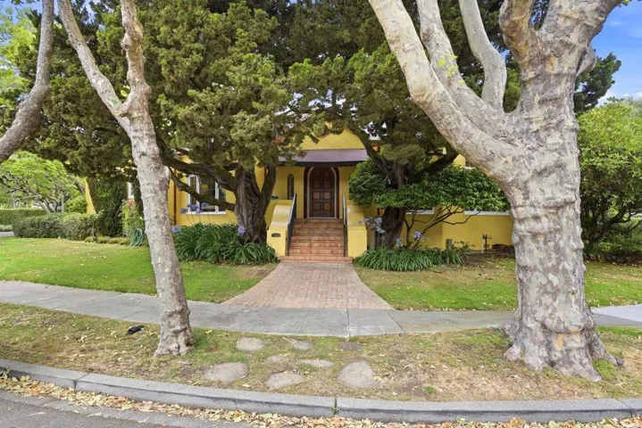 1524 Arc Way, Burlingame, California 94010