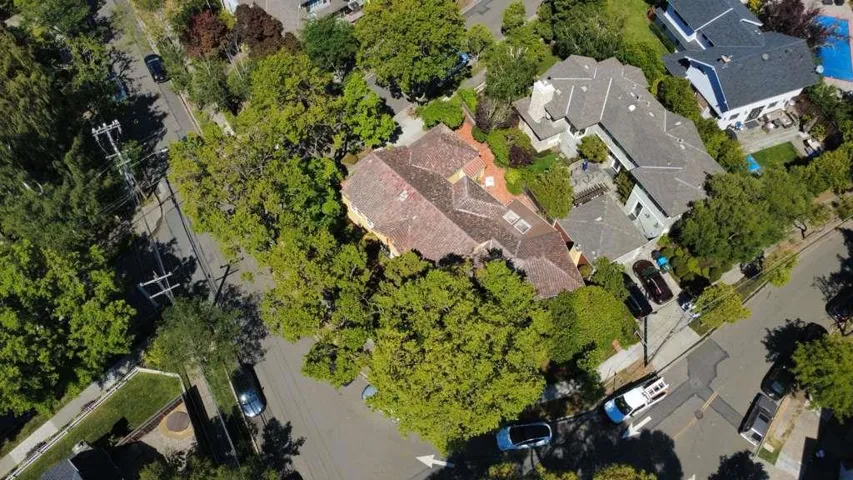1524 Arc Way, Burlingame, California 94010