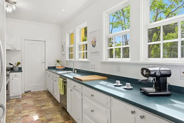 1524 Arc Way, Burlingame, California 94010