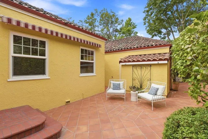 1524 Arc Way, Burlingame, California 94010