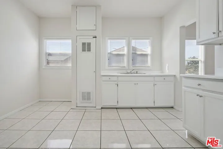 1464 3/4 W 35th Place, Los Angeles, California 90018