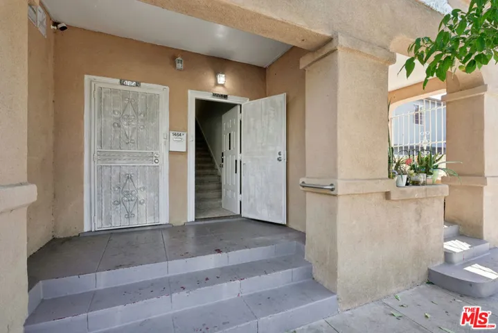 1464 3/4 W 35th Place, Los Angeles, California 90018