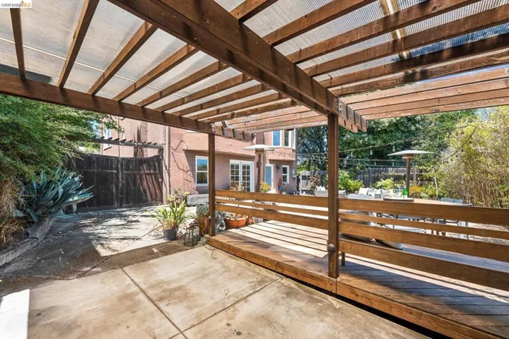 455 Lagunitas Ave, Oakland, California 94610