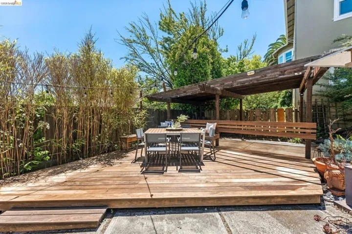 455 Lagunitas Ave, Oakland, California 94610