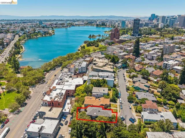 455 Lagunitas Ave, Oakland, California 94610