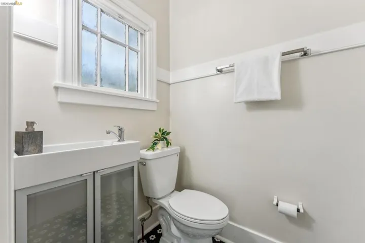 Middle Ensuite Half BA
