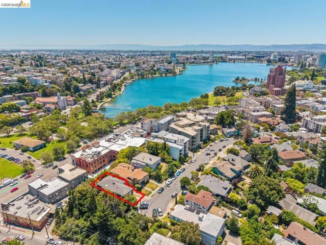 455 Lagunitas Ave, Oakland, California 94610