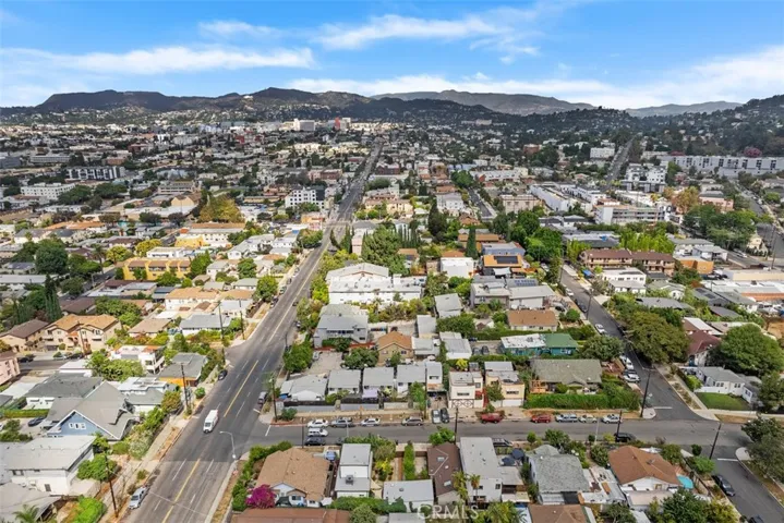 Near Iconic LA Landmarks, Hollywood, Sunset & Melrose