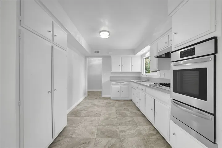 2633 I Street, La Verne, California 91750