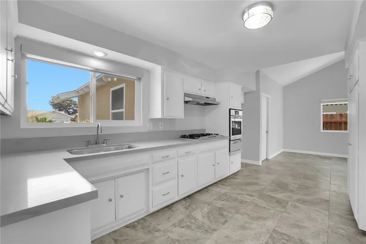 2633 I Street, La Verne, California 91750