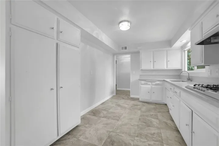 2633 I Street, La Verne, California 91750
