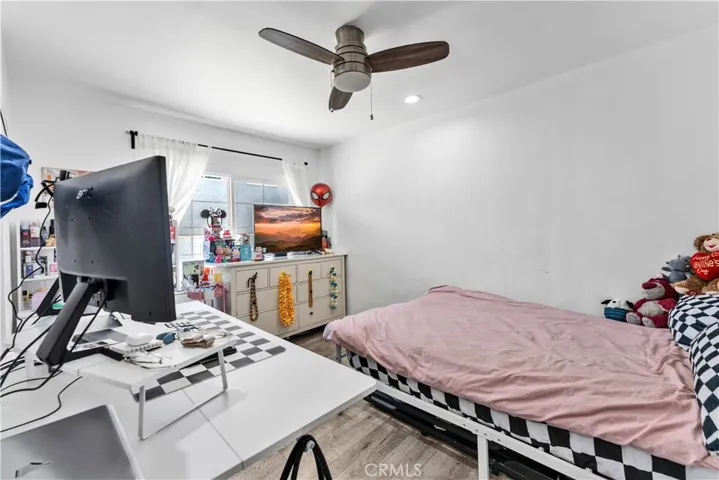 656 E I, Ontario, California 91764