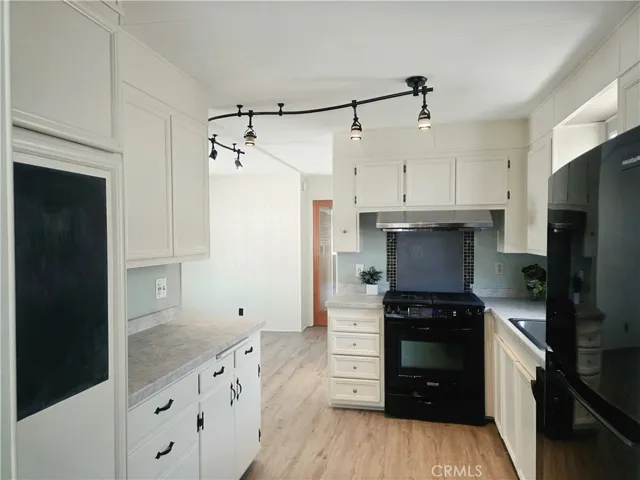 3860 S. Higuera St. C18, San Luis Obispo, California 93401