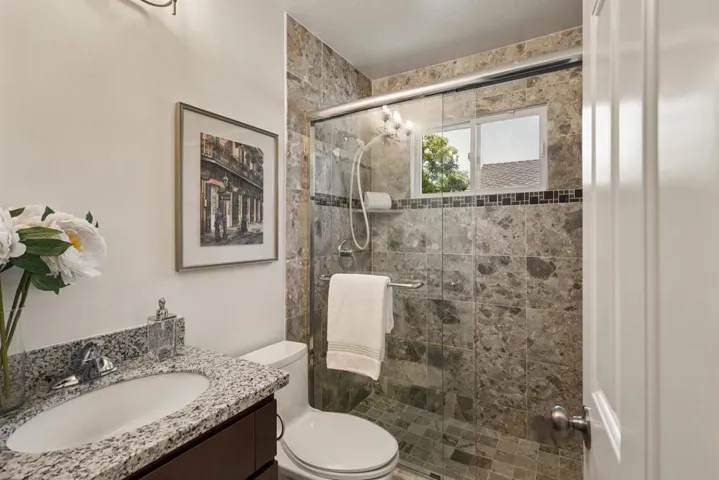 12882 Viscaino Road, Los Altos Hills, California 94022