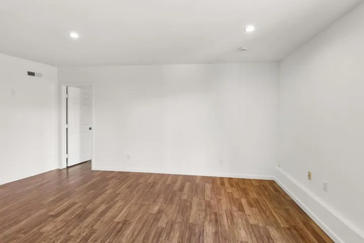 12882 Viscaino Road, Los Altos Hills, California 94022
