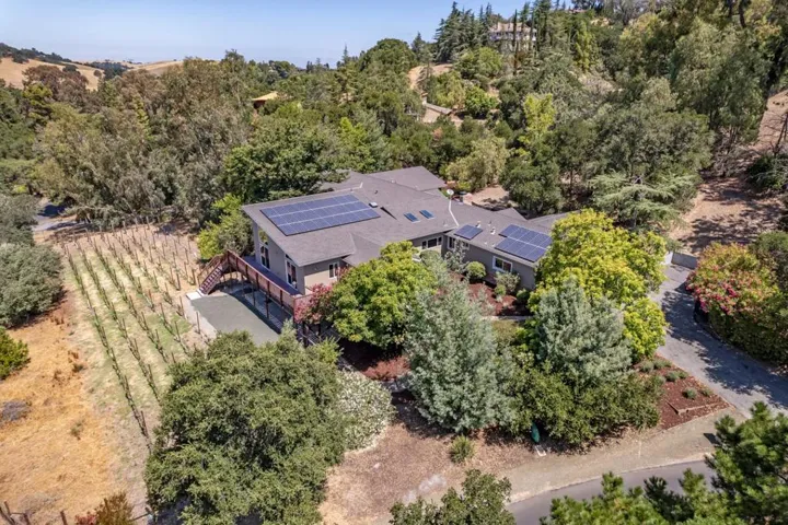 12882 Viscaino Road, Los Altos Hills, California 94022
