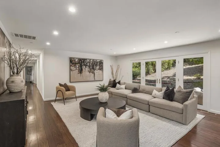 12882 Viscaino Road, Los Altos Hills, California 94022
