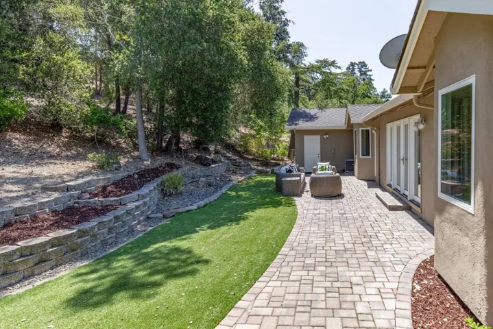 12882 Viscaino Road, Los Altos Hills, California 94022