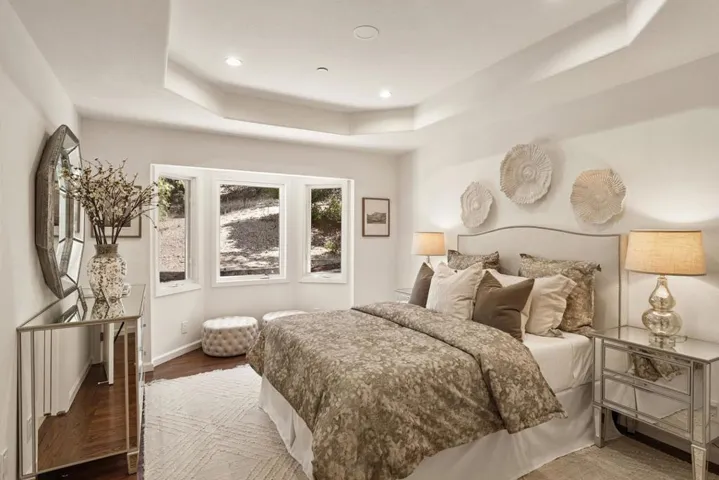 12882 Viscaino Road, Los Altos Hills, California 94022