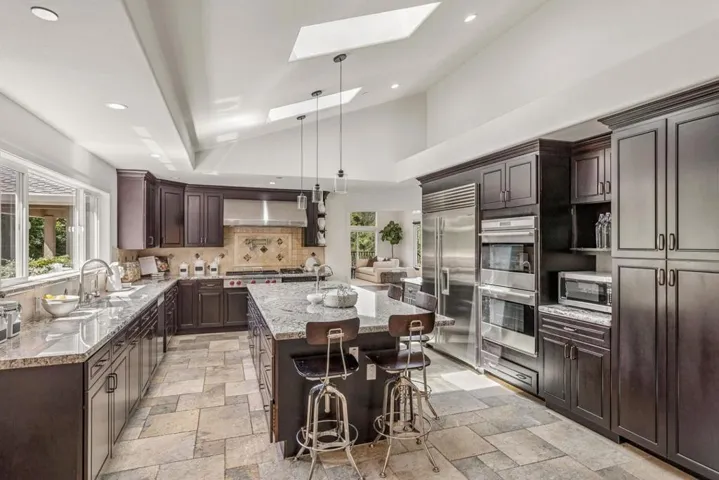 12882 Viscaino Road, Los Altos Hills, California 94022