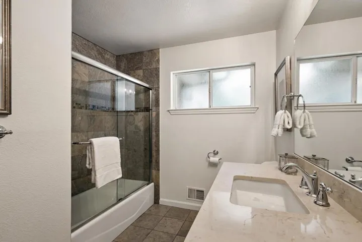 12882 Viscaino Road, Los Altos Hills, California 94022