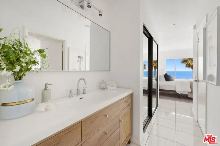 26664 Seagull Way B204, Malibu, California 90265