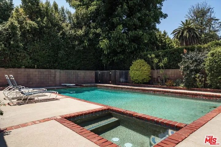 14141 Margate Street, Sherman Oaks, California 91401