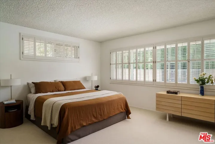 14141 Margate Street, Sherman Oaks, California 91401