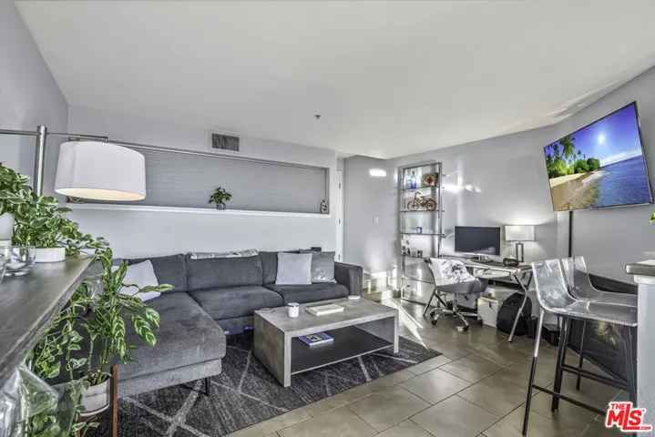 7320 Hawthorn Avenue 315, Los Angeles, California 90046