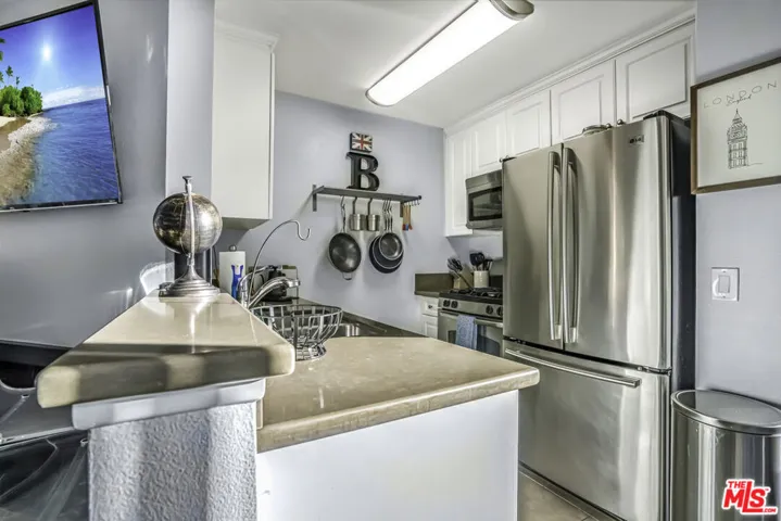 7320 Hawthorn Avenue 315, Los Angeles, California 90046