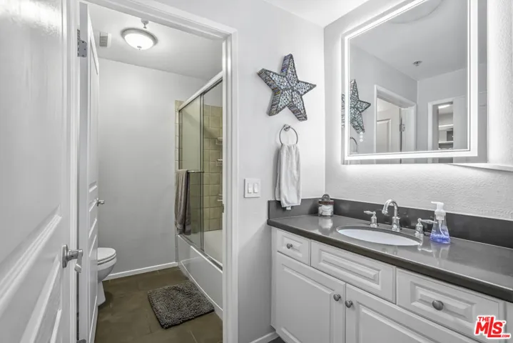 7320 Hawthorn Avenue 315, Los Angeles, California 90046