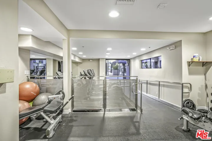 7320 Hawthorn Avenue 315, Los Angeles, California 90046