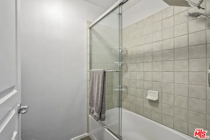 7320 Hawthorn Avenue 315, Los Angeles, California 90046