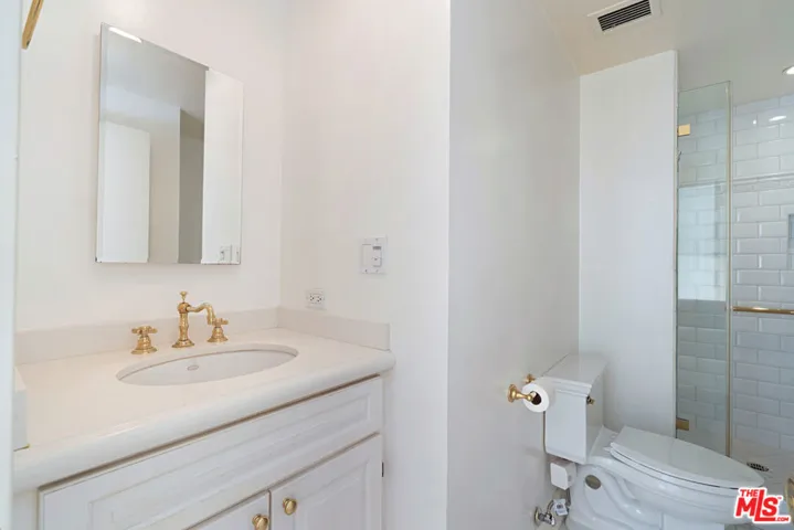 1333 S Beverly Glen 302, Los Angeles, California 90024