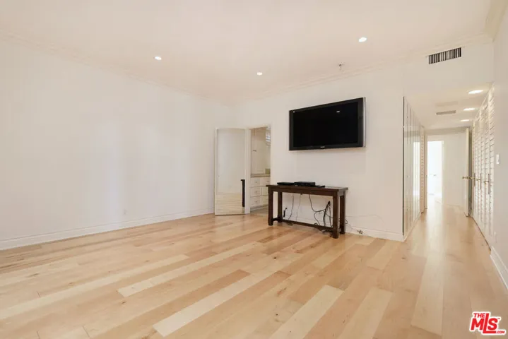 1333 S Beverly Glen 302, Los Angeles, California 90024