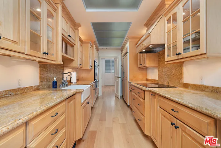1333 S Beverly Glen 302, Los Angeles, California 90024