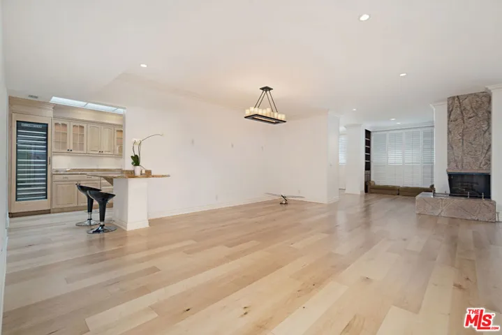 1333 S Beverly Glen 302, Los Angeles, California 90024